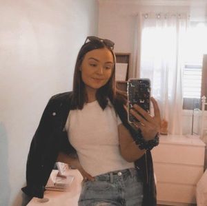 Meet your Posher, Olivia